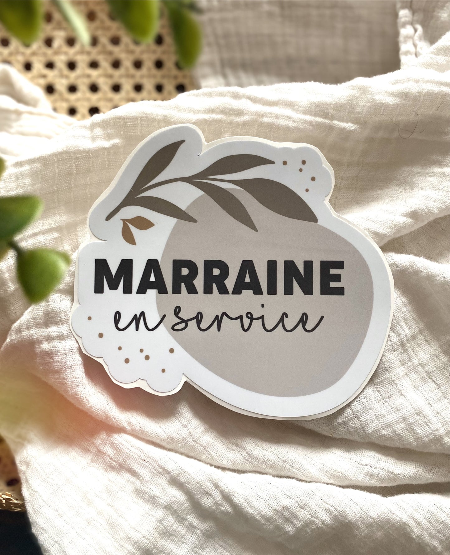 Autocollant voiture « Marraine en service »