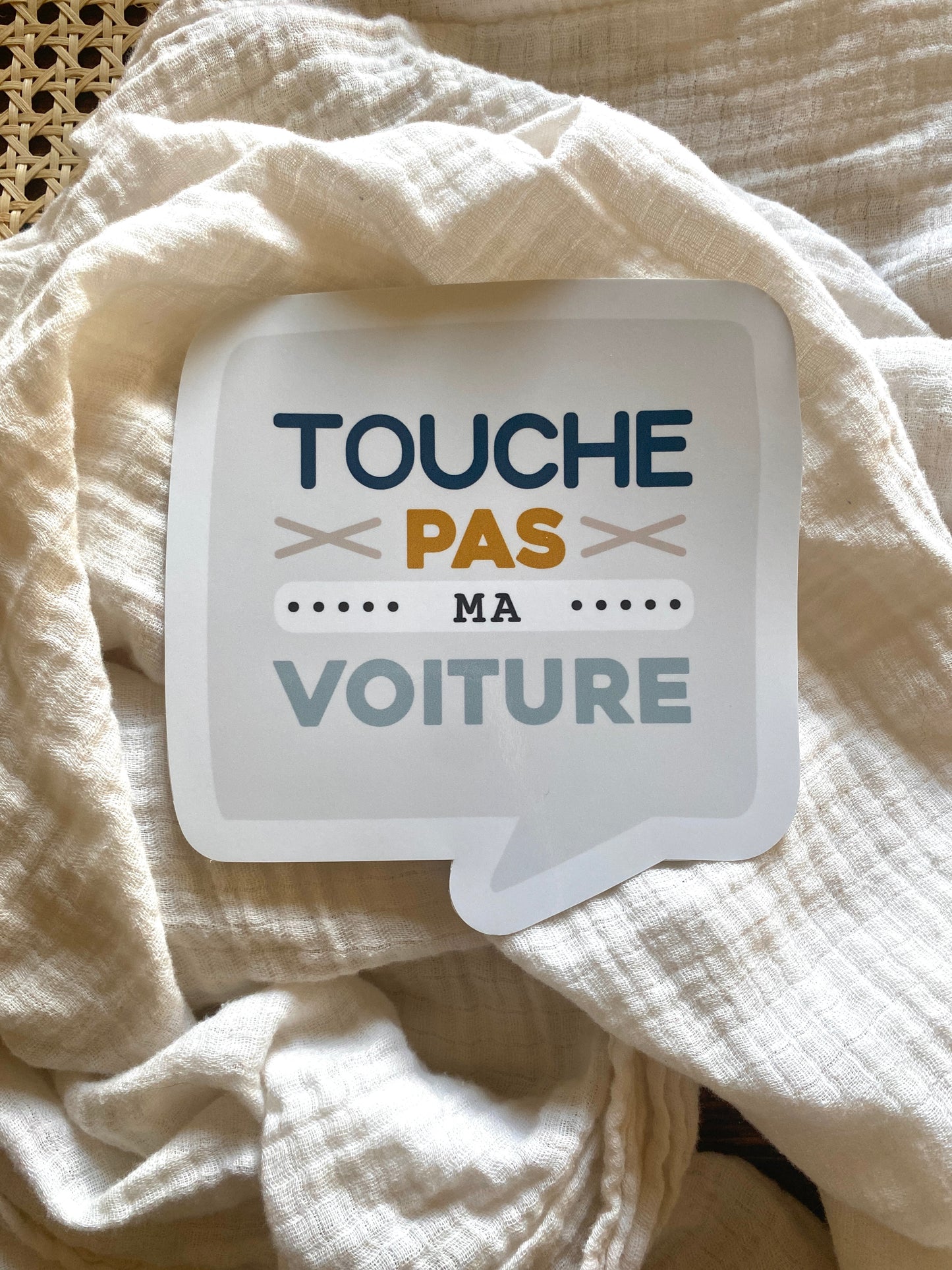 Autocollant voiture « Touche pas ma voiture »