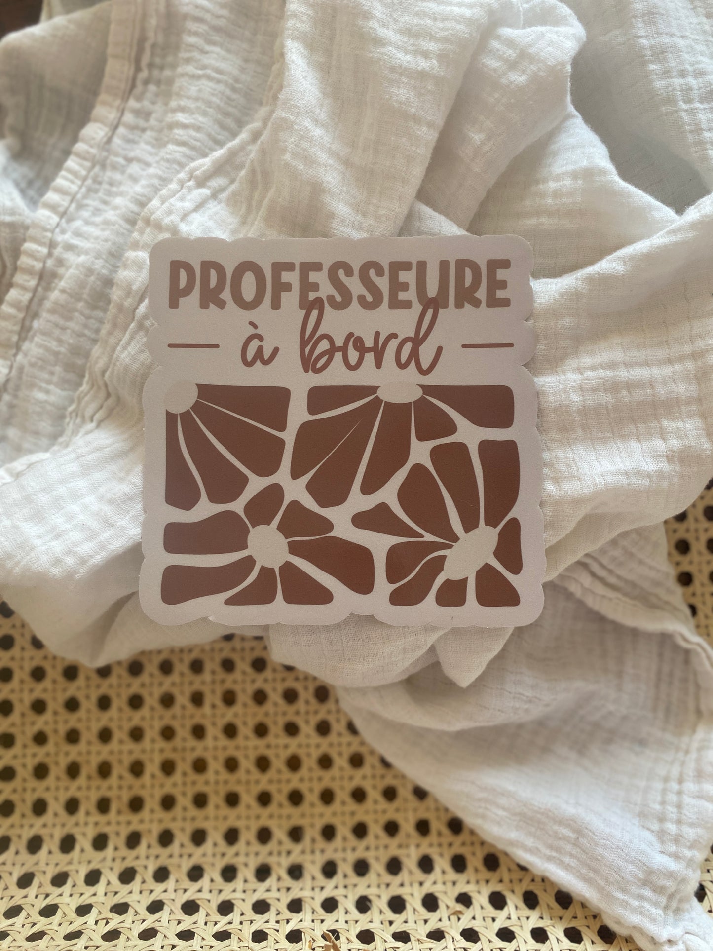 Autocollant voiture « Professeure à bord »