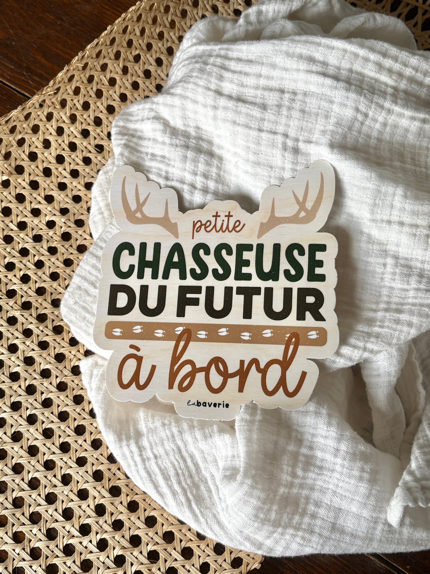 Autocollant voiture « Petite chasseuse du futur à bord »