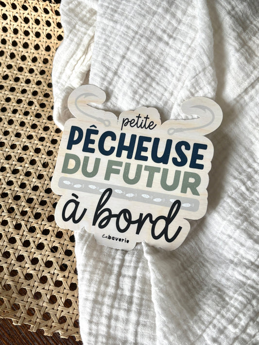Autocollant voiture « Petite pêcheuse du futur à bord »